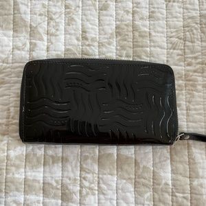 Zip around wallet Cross patent leather
